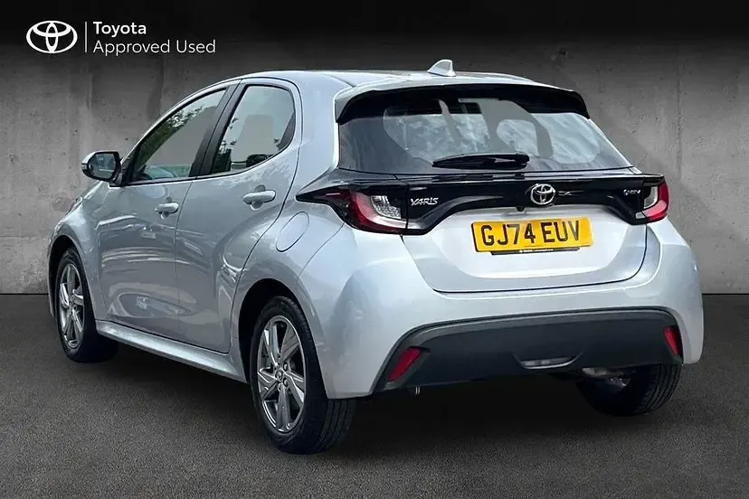 Used Toyota Yaris 116 HP (85 kW) 2024 Silver Hatchback