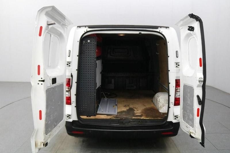 Used Maxus eDeliver 3 89 kW (122 HP) 2021 White Van