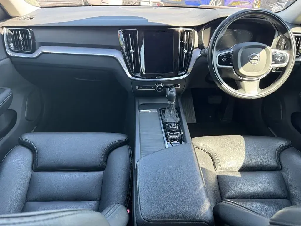 Used Volvo V60 CC Plus 2019 Grey Estate
