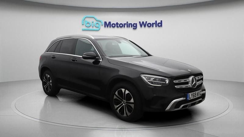 Black Used 2020 Mercedes GLC220 SUV | £22,600 (Good price) - Image 1/4