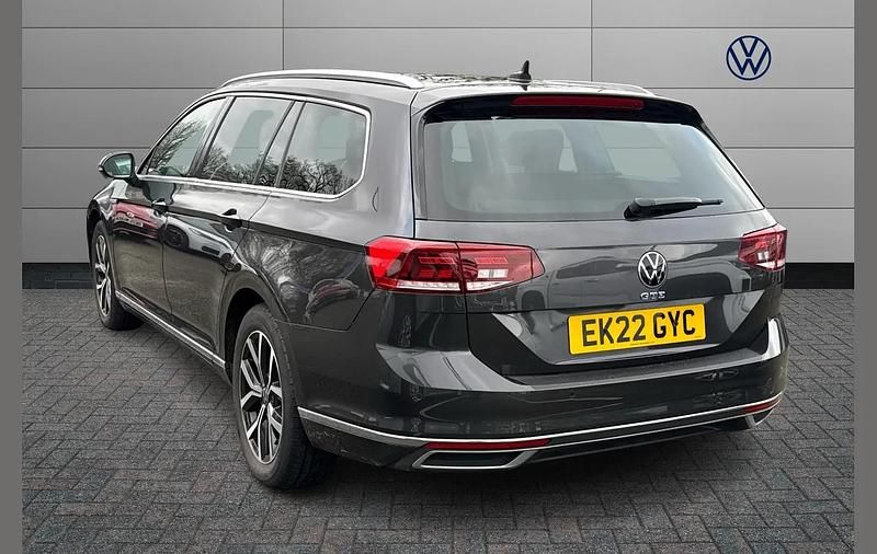 Used VW Passat GTE 218 HP (160 kW) 2022 Grey Estate