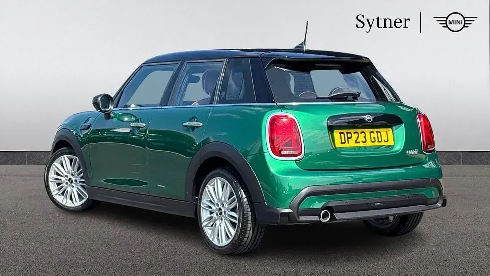 Used Mini Cooper Exclusive 134 HP (98 kW) 2023 Green Hatchback