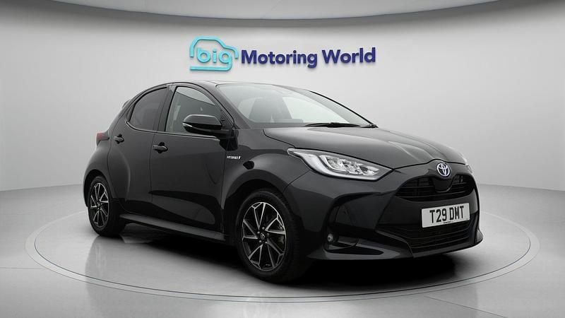 Used Toyota Yaris Hybrid Design 114 HP (83 kW) 2021