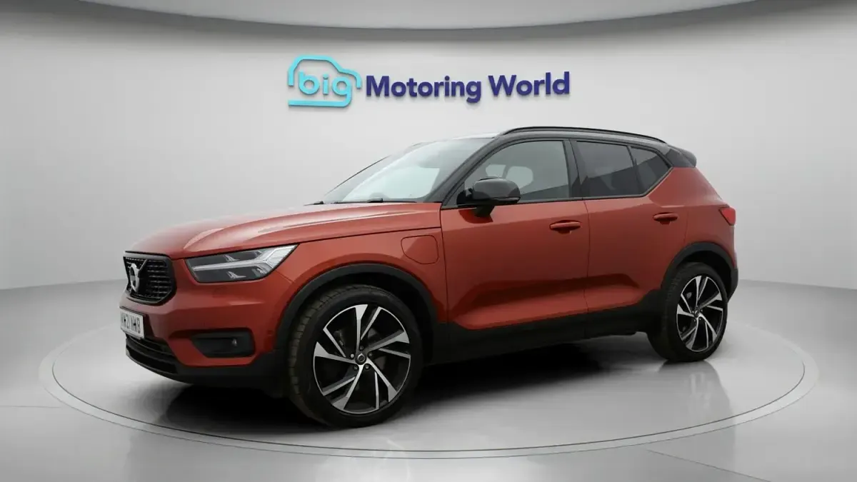 Usado Volvo XC40 R-Design Pro 262 HP (192 kW) 2021 Vermelho SUV