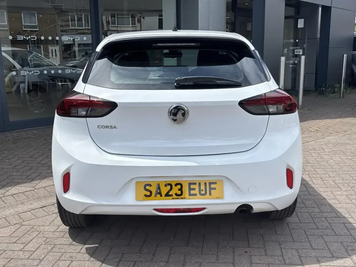 Used Vauxhall Corsa Design Edition 74 HP (54 kW) 2023 White Hatchback