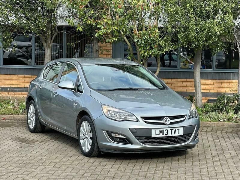 Used Vauxhall Astra Elite 2013 Silver Hatchback