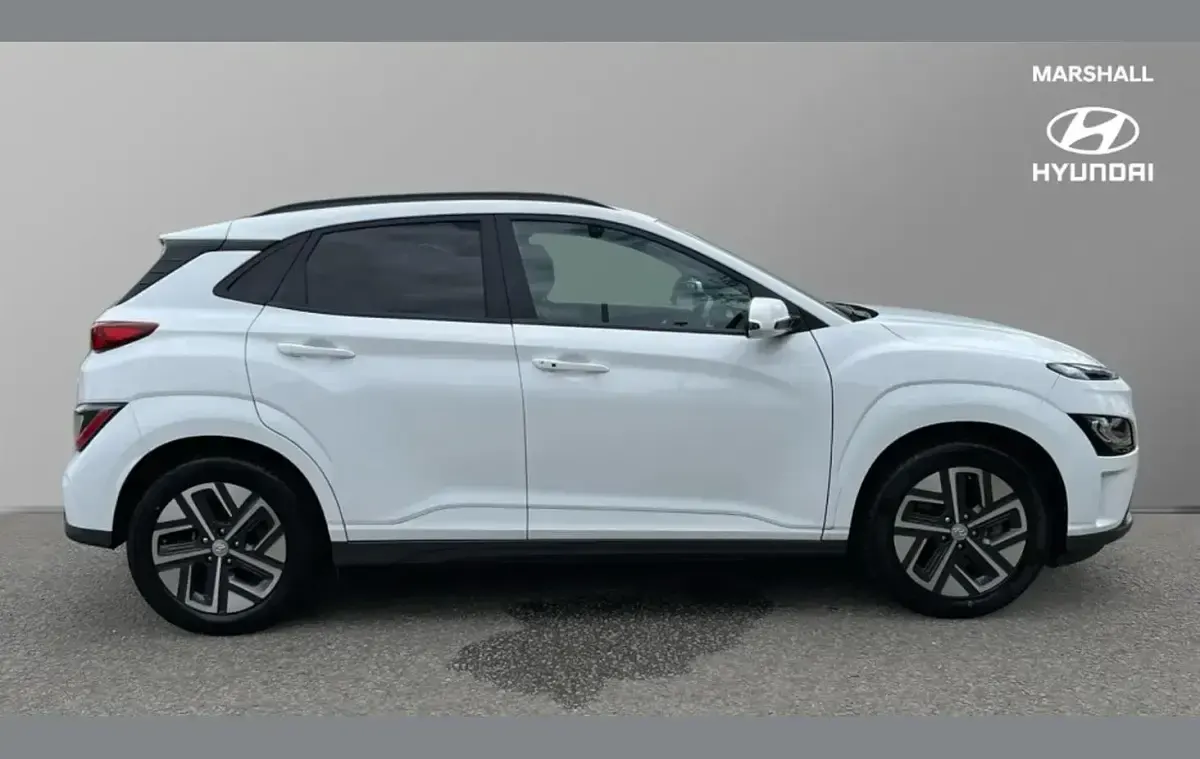 Used Hyundai Kona Premium 147 kW (200 HP) 2022 White SUV