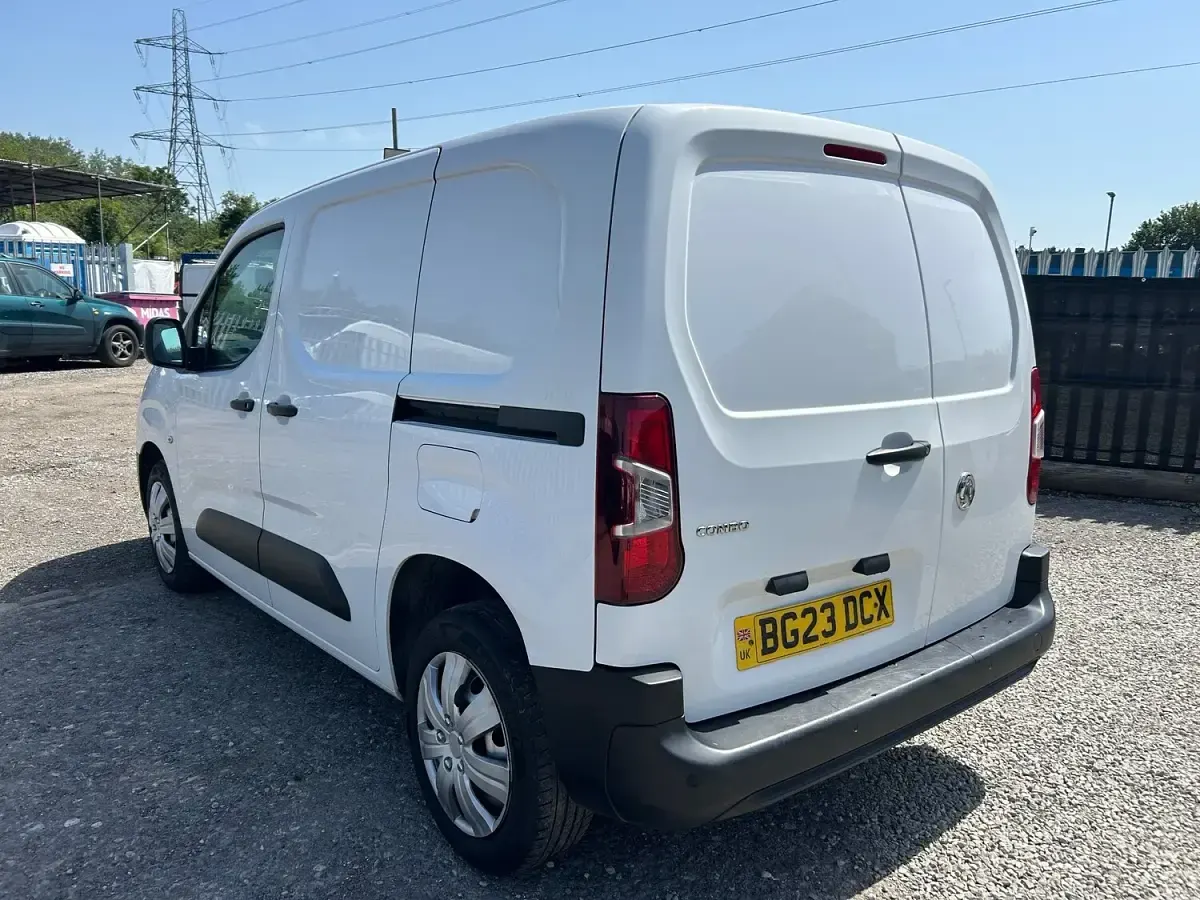 Used Vauxhall Combo S 100 HP (73 kW) 2023 White MPV