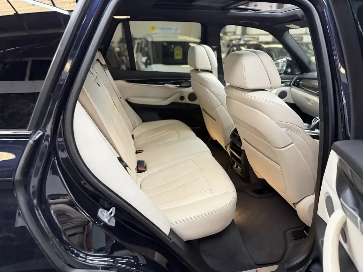 Begagnad BMW X5 M Sport 2017 Svart SUV