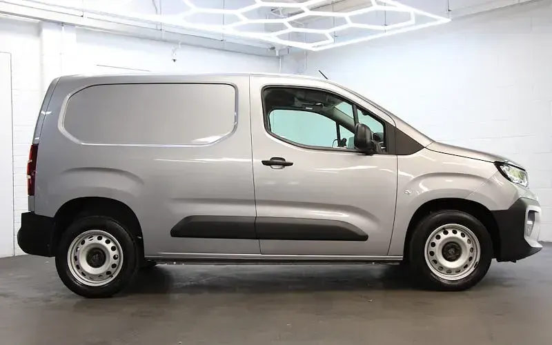 Used Peugeot Partner 131 HP (96 kW) 2025 MPV