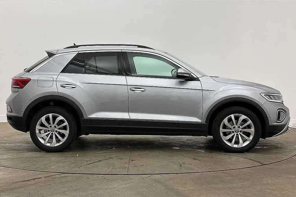 Used VW T-Roc Match 150 HP (110 kW) 2025 Silver SUV