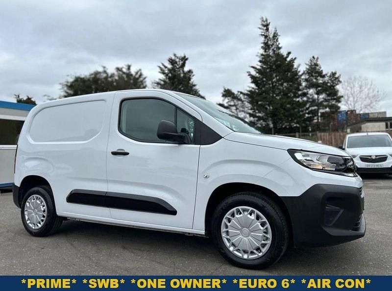 Used Vauxhall Combo 100 HP (73 kW) 2024 White MPV