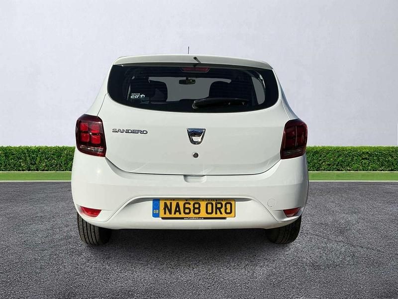 Used Dacia Sandero Essentiel 90 HP (66 kW) 2018 White Hatchback