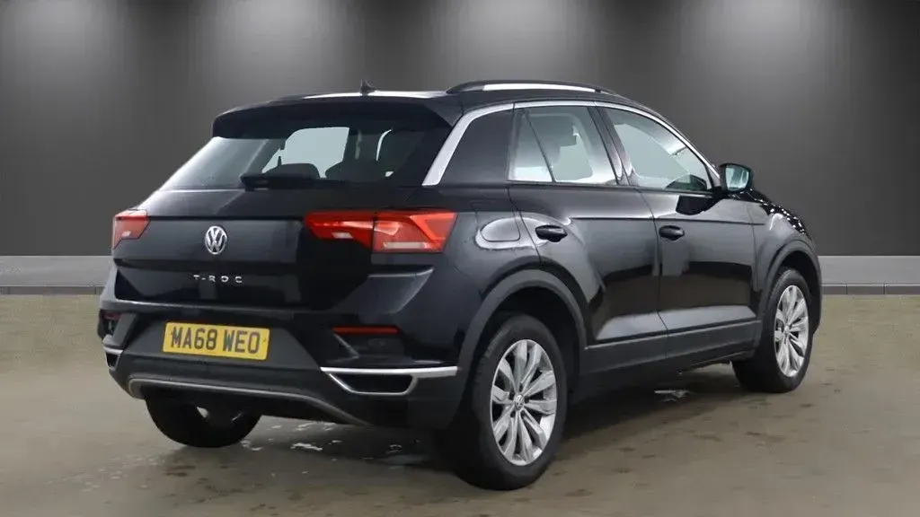 Used VW T-Roc SE 115 HP (84 kW) 2018 Black SUV