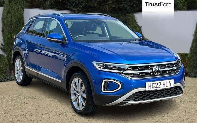 Used 2025 VW T-Roc Style SUV | £23,094 (Good price) - Image 1/4