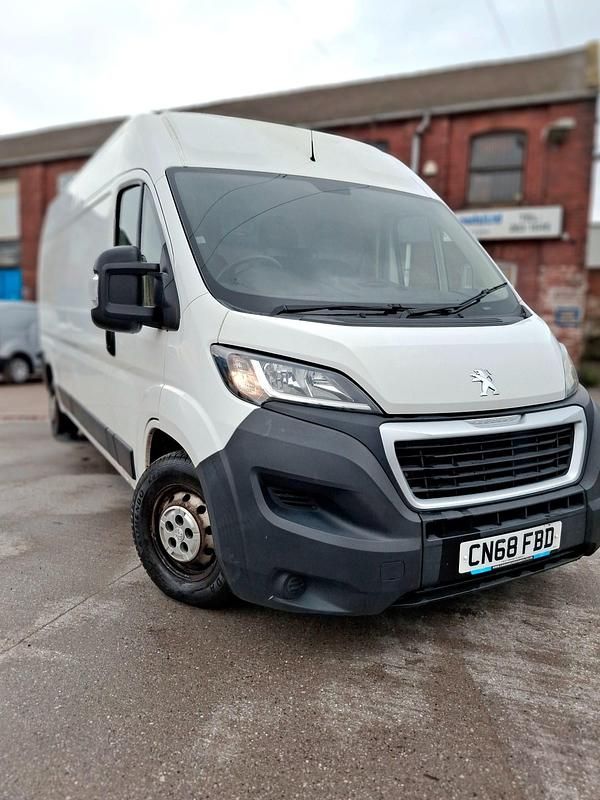 Used Peugeot Boxer 130 HP (95 kW) 2018 White Van