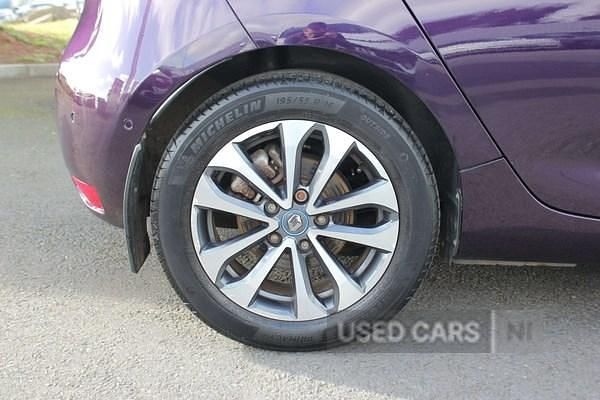 Used Renault Zoe GT-Line 100 kW (136 HP) 2021 Mauve/purple Hatchback