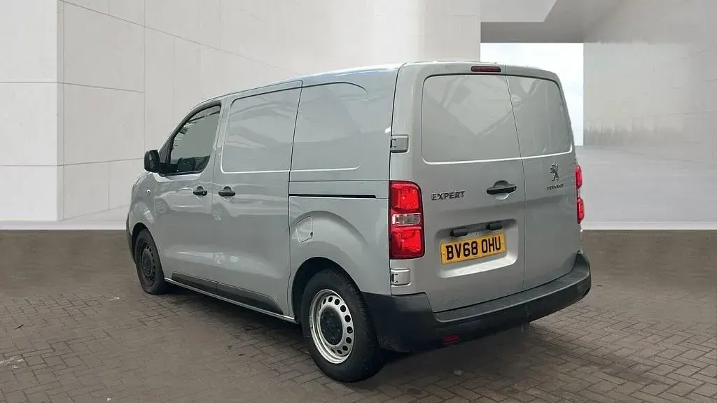 Used Peugeot Expert 95 HP (69 kW) 2019 Silver Van