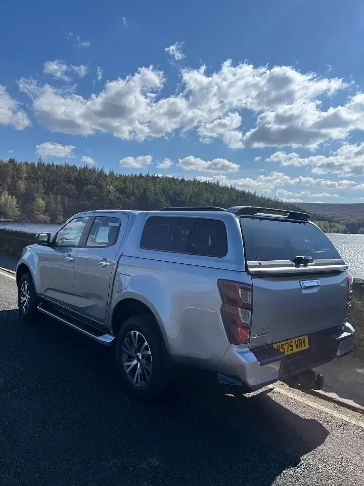 New Isuzu D-Max 2025 Silver Pickup