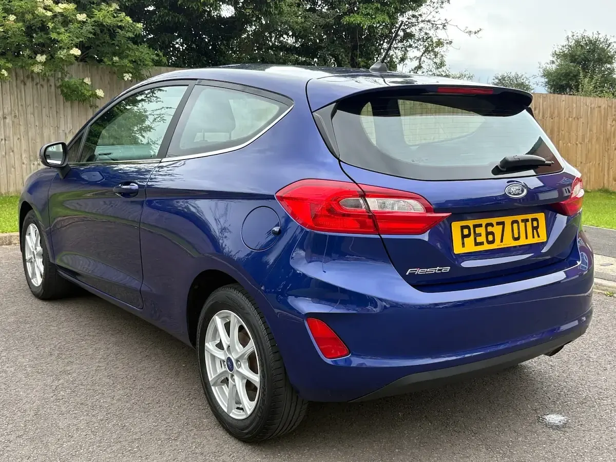 Used Ford Fiesta Zetec 83 HP (61 kW) 2017 Blue Hatchback
