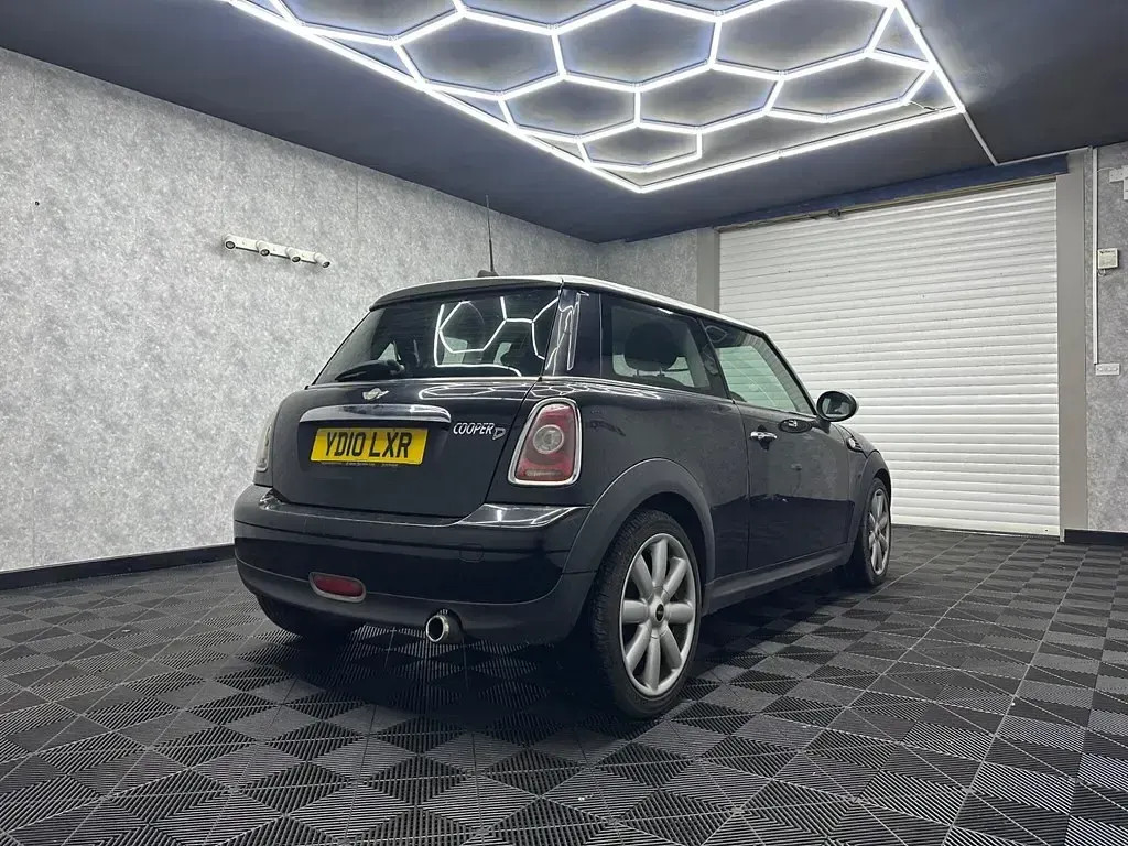 Usado Mini Cooper D Hatch 2010 Preto Citadino