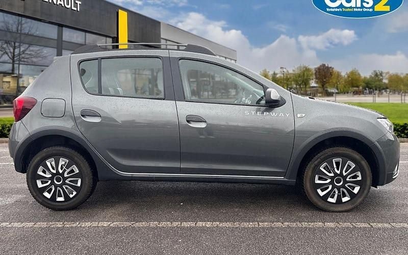 Used Dacia Sandero Stepway 90 HP (66 kW) 2017 Grey Hatchback