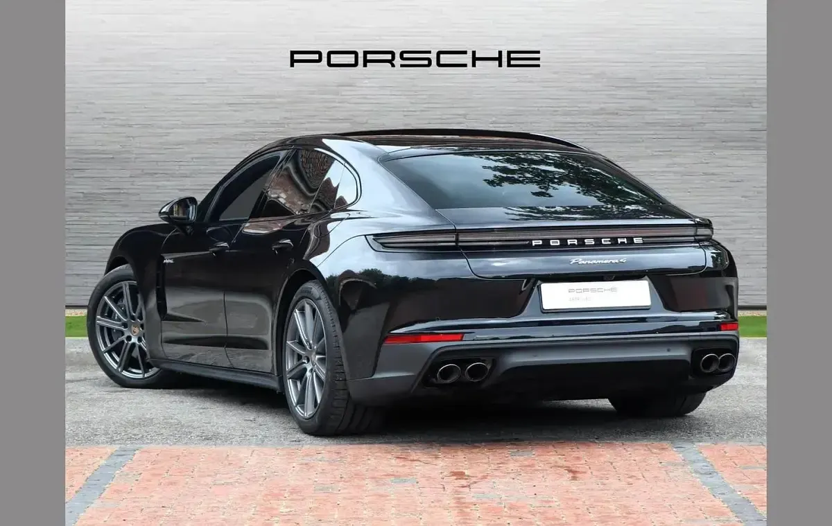 Used Porsche Panamera 4 E-Hybrid 464 HP (341 kW) 2025 Black Hatchback