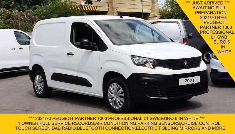 White Used 2021 Peugeot Partner MPV | £7,995 (Fair price) - Image 1/4