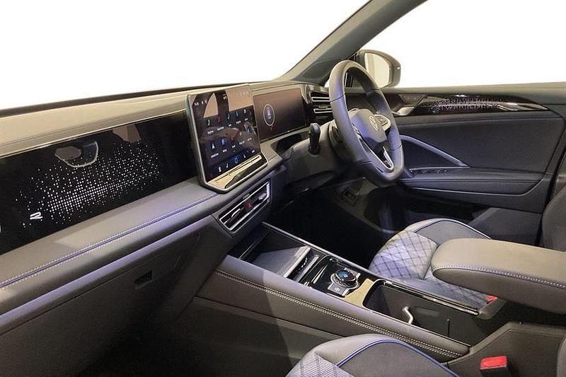 New VW Tiguan R-line 150 HP (110 kW) 2025 Silver SUV