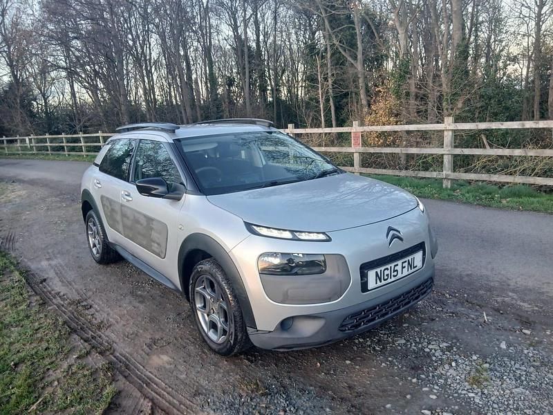 Used Citroën C4 Cactus Feel 110 HP (80 kW) 2015 Silver Hatchback