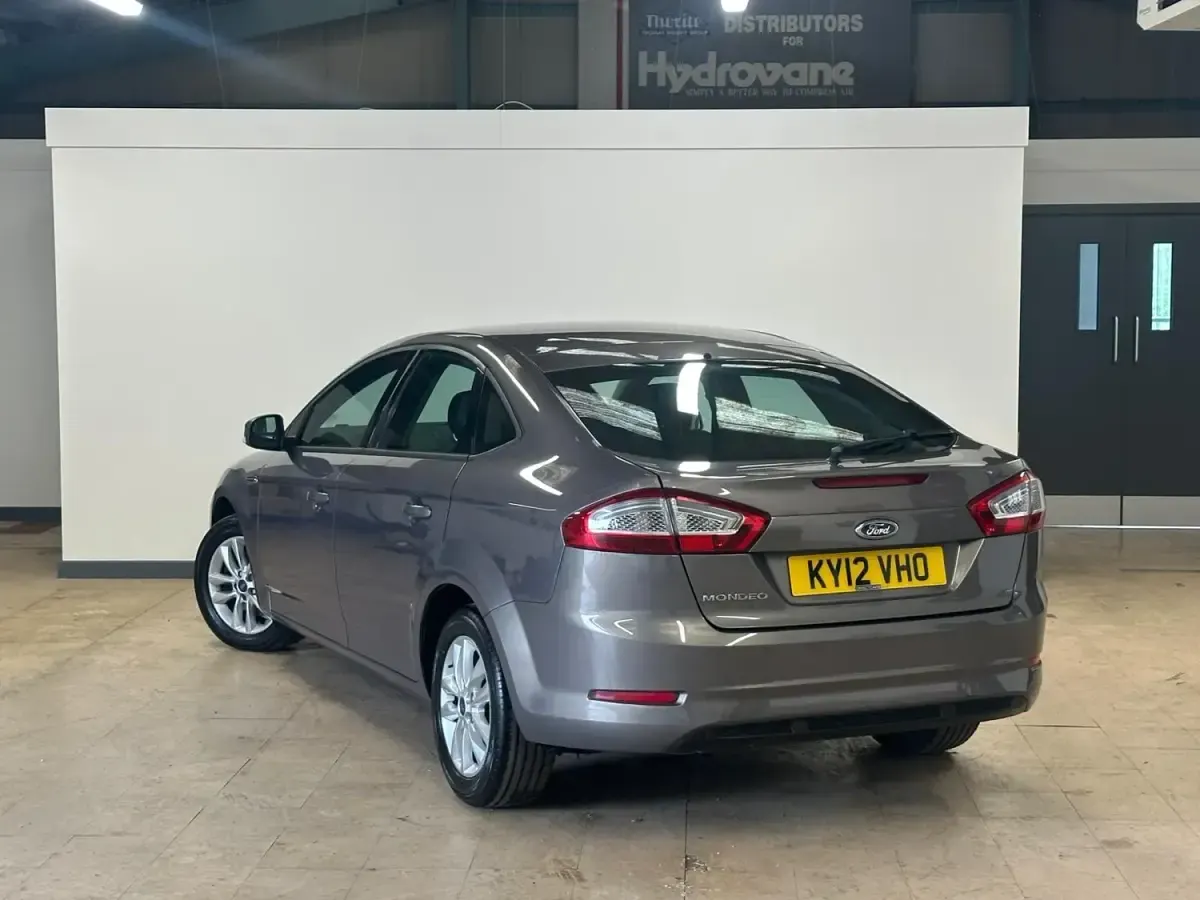 Begagnad Ford Mondeo Zetec 2012 Brun Halvkombi