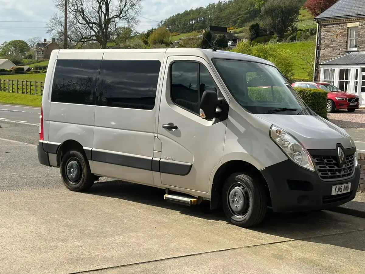 Używany Renault Master Business 2019 Srebrny