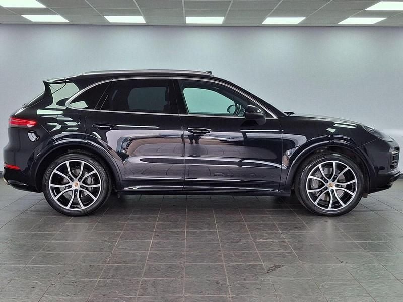 Used Porsche Cayenne 440 HP (323 kW) 2019 Black SUV