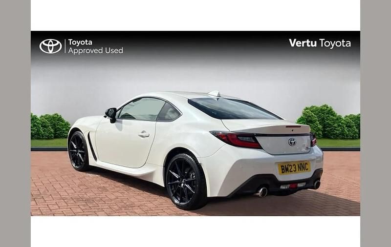 Used Toyota GR86 235 HP (172 kW) 2023 White Coupe