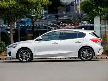 Used Ford Focus ST-Line 125 HP (91 kW) 2022 Silver Hatchback