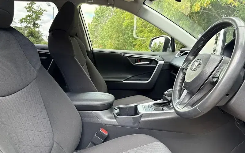 Used Toyota RAV4 Hybrid Design 218 HP (160 kW) 2022 White SUV