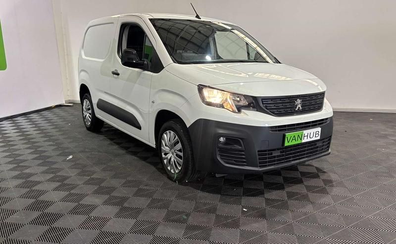White Used 2022 Peugeot Partner Premium Van | £8,995 (Fair price) - Image 1/4