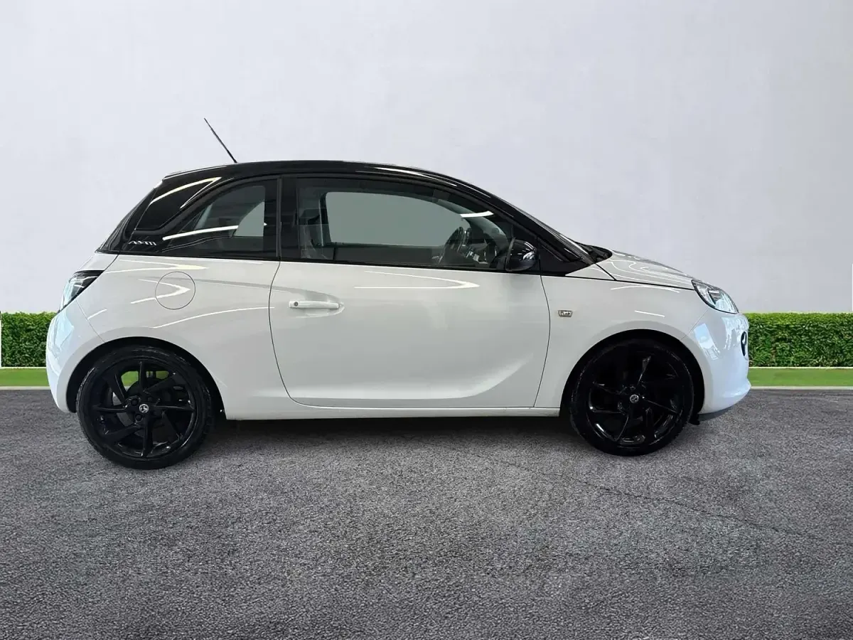 Used Vauxhall Adam 70 HP (51 kW) 2019 White Hatchback