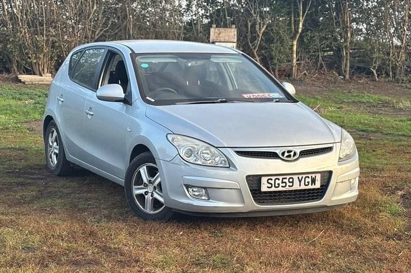 Used Hyundai i30 Comfort 108 HP (79 kW) 2009 Silver Hatchback