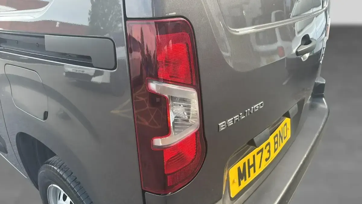 Used Citroën Berlingo 99 HP (72 kW) 2024 Grey MPV
