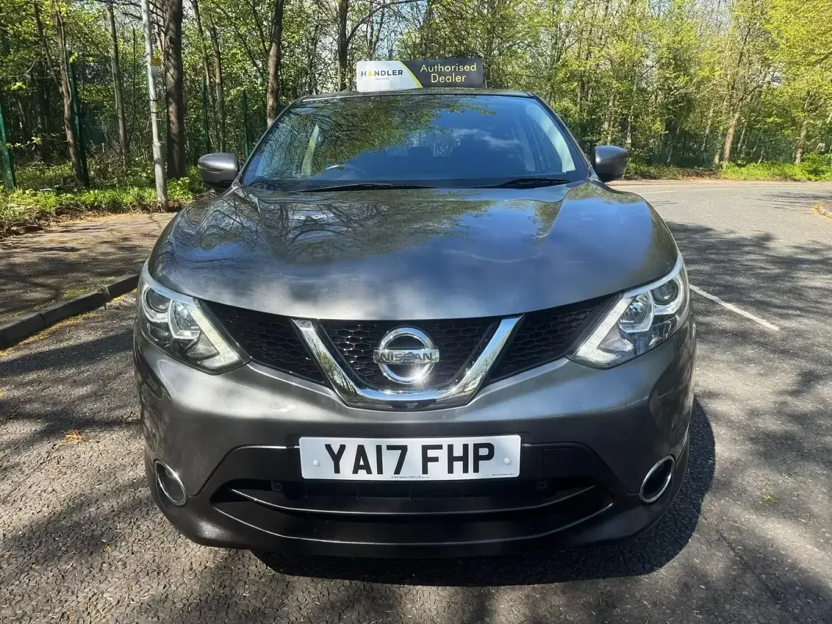 Used Nissan Qashqai Acenta 110 HP (80 kW) 2017 Grey SUV