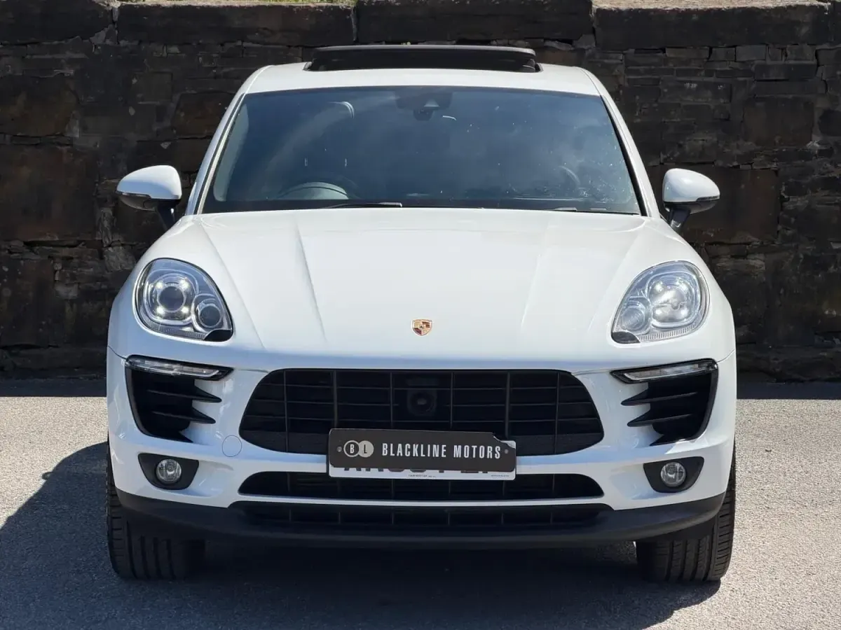 Used Porsche Macan 258 HP (189 kW) 2015 White SUV