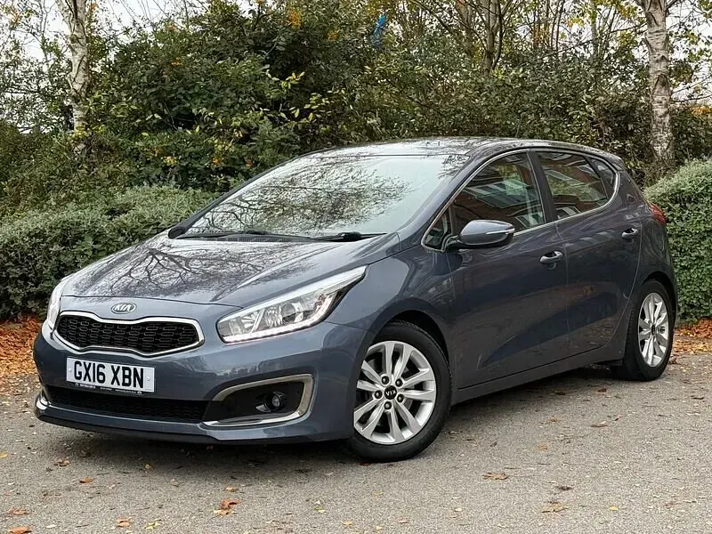 Used Kia Ceed 133 HP (97 kW) 2016 Blue Hatchback