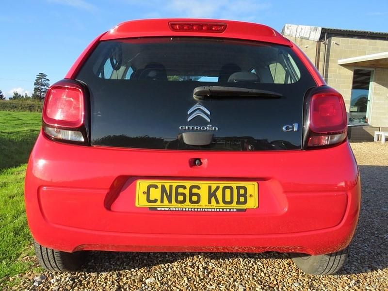 Used Citroën C1 Feel 82 HP (60 kW) 2016 Red Hatchback