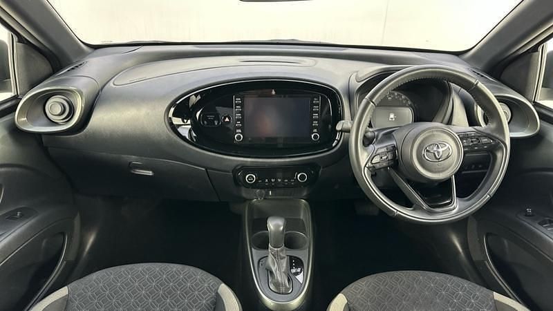 Used Toyota Aygo X 72 HP (52 kW) 2022 Green SUV