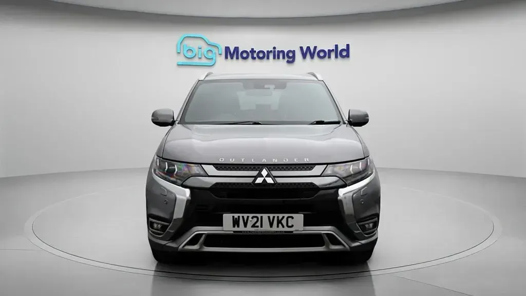 Usado Mitsubishi Outlander P-HEV 224 HP (164 kW) 2021 Cinzento SUV