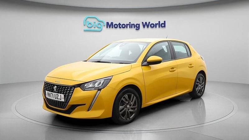 Używany Peugeot 208 Active Premium 75 KM (55 kW) 2022 Żółty Hatchback