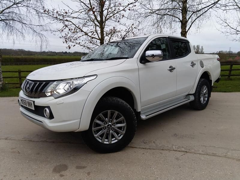 Used Mitsubishi L200 181 HP (133 kW) 2019 White Pickup