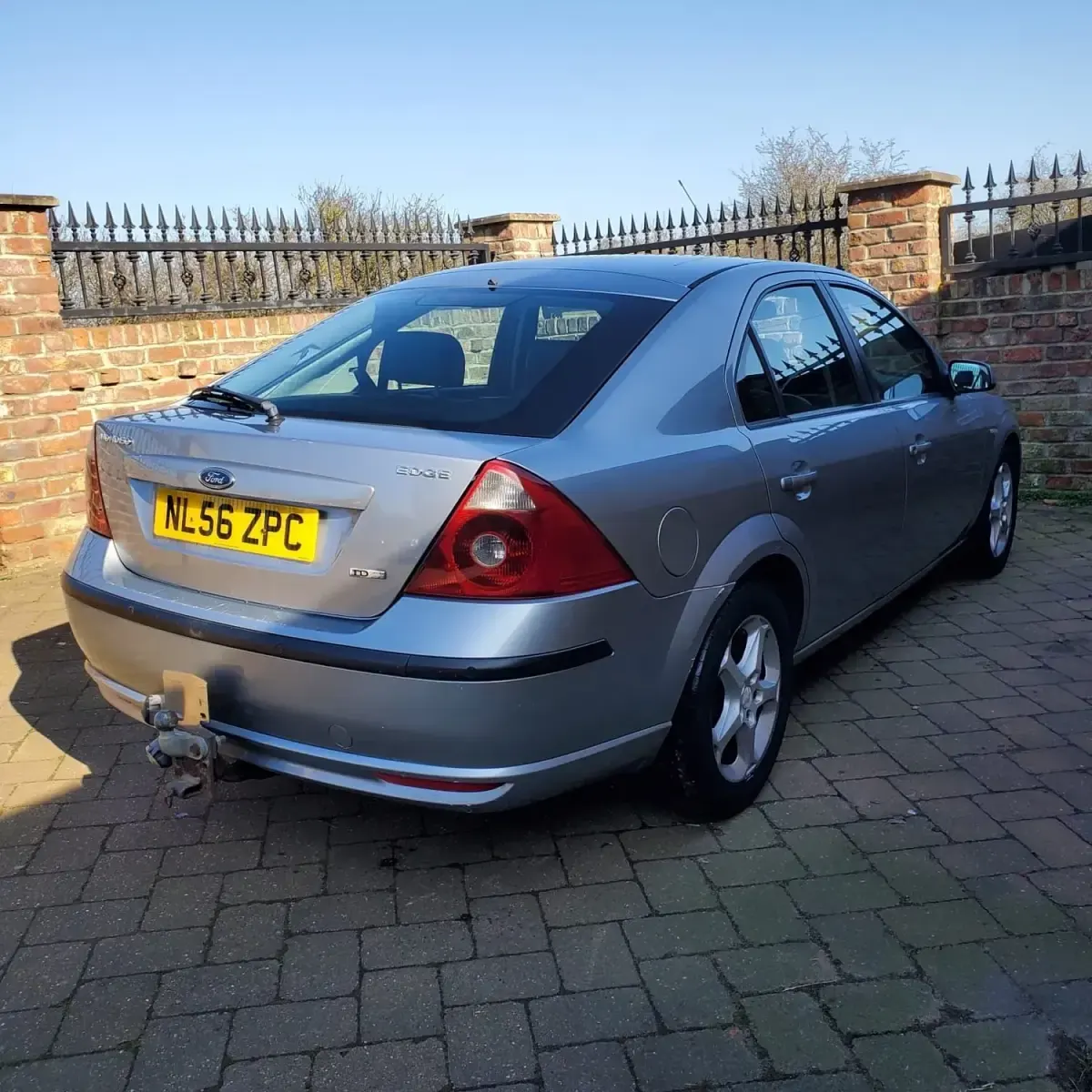 Usado Ford Mondeo 155 HP (114 kW) 2006 Prateado Citadino