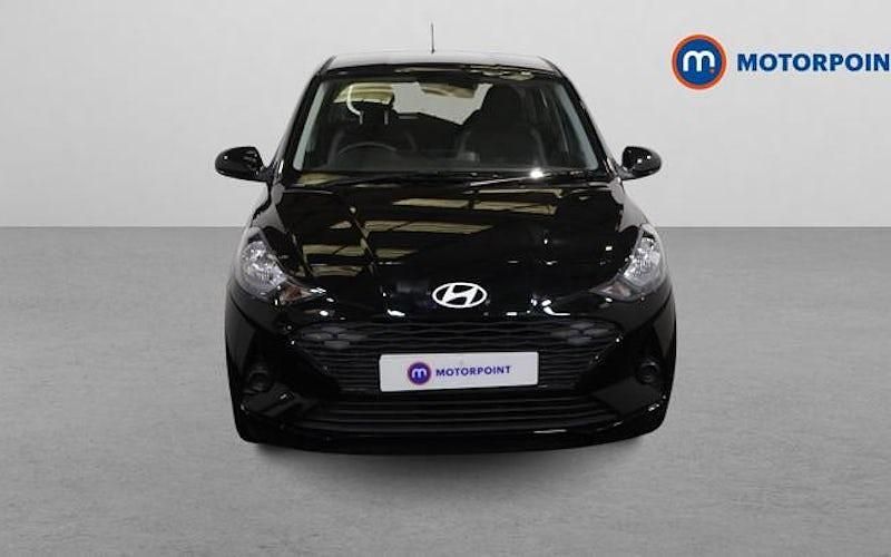 Used Hyundai i10 Advanced 63 HP (46 kW) 2025 Black Hatchback